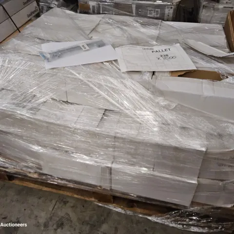 PALLET OF APPROXIMATELY 1350 POLISHED CHROME FINISH LARGE SLIMLINE HANDLES