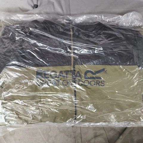 BAGGED REGATTA THORNRIDGE JACKET IN OLIVE/BLACK SIZE LARGE