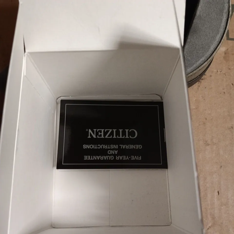 BOXED CITIZEN ECO-DRIVE BLACK DIAL WATCH WITH METAL STRAP