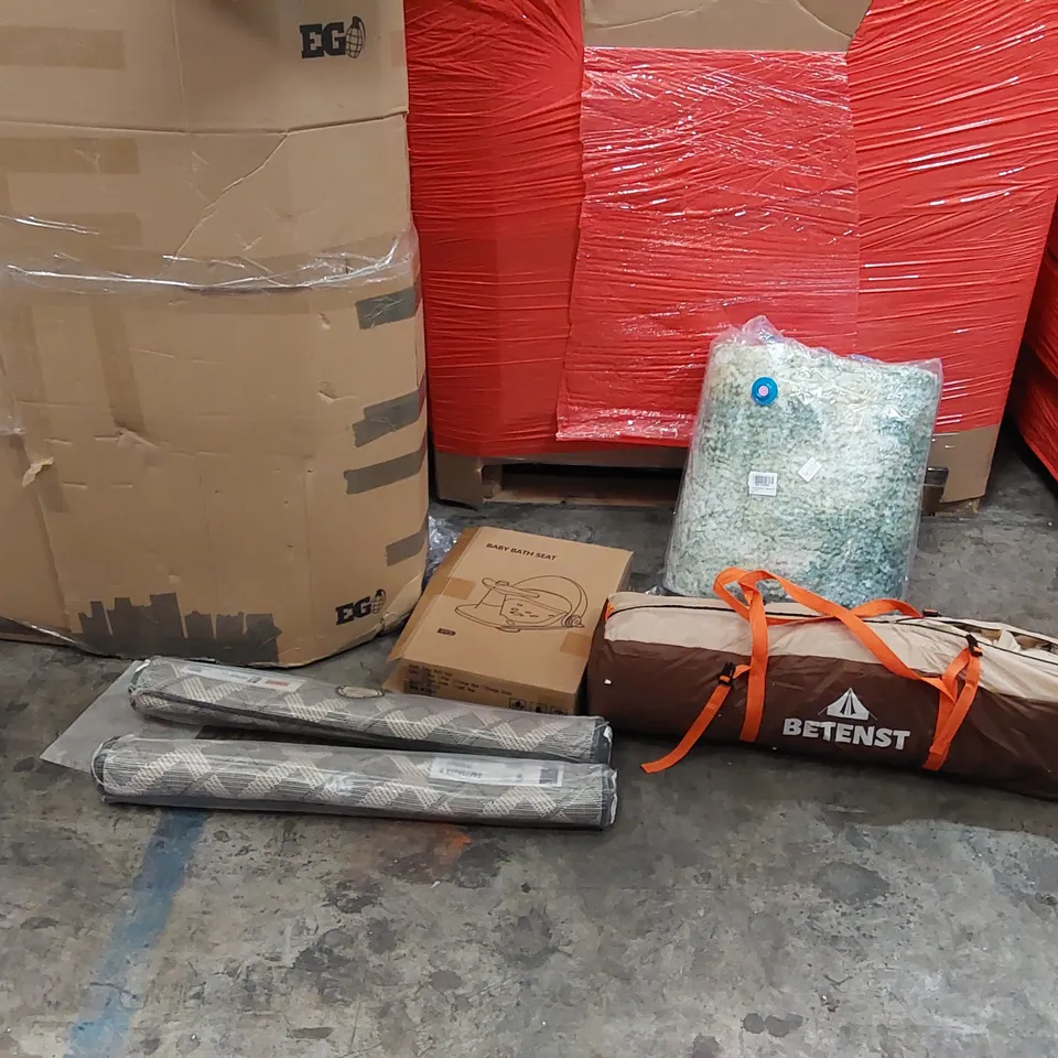 PALLET OF ASSORTED ITEMS INCLUDING: MATTRESS, CAMPING TENT, RUGS, BABY BATH SEAT