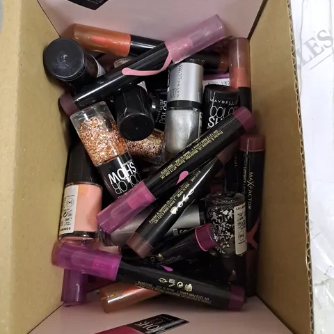 BOX OF ASSORTED MAKEUP ITEMS TO INCLUDE MAYBELLINE AND MAX FACTOR 