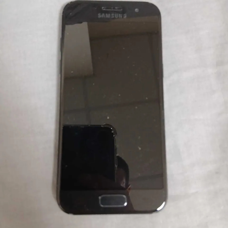 SAMSUNG GALAXY A3 (2017) – BLACK – 16GB