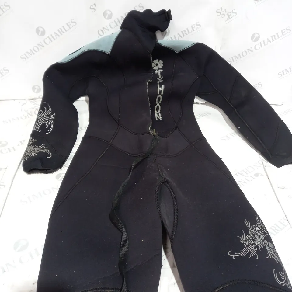 TYPHOON WETSUIT IN BLACK - SIZE SMALL