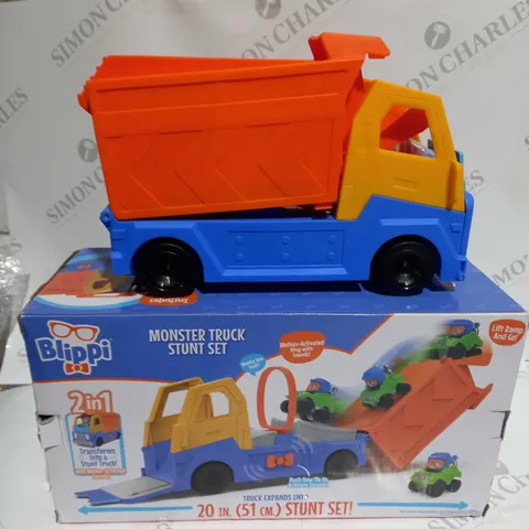 BLIPPI MONSTER TRUCK STUNT SET
