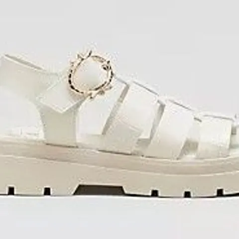 MODA IN PELLE OBSIDIAN LEATHER SANDAL OFF WHITE SIZE 4