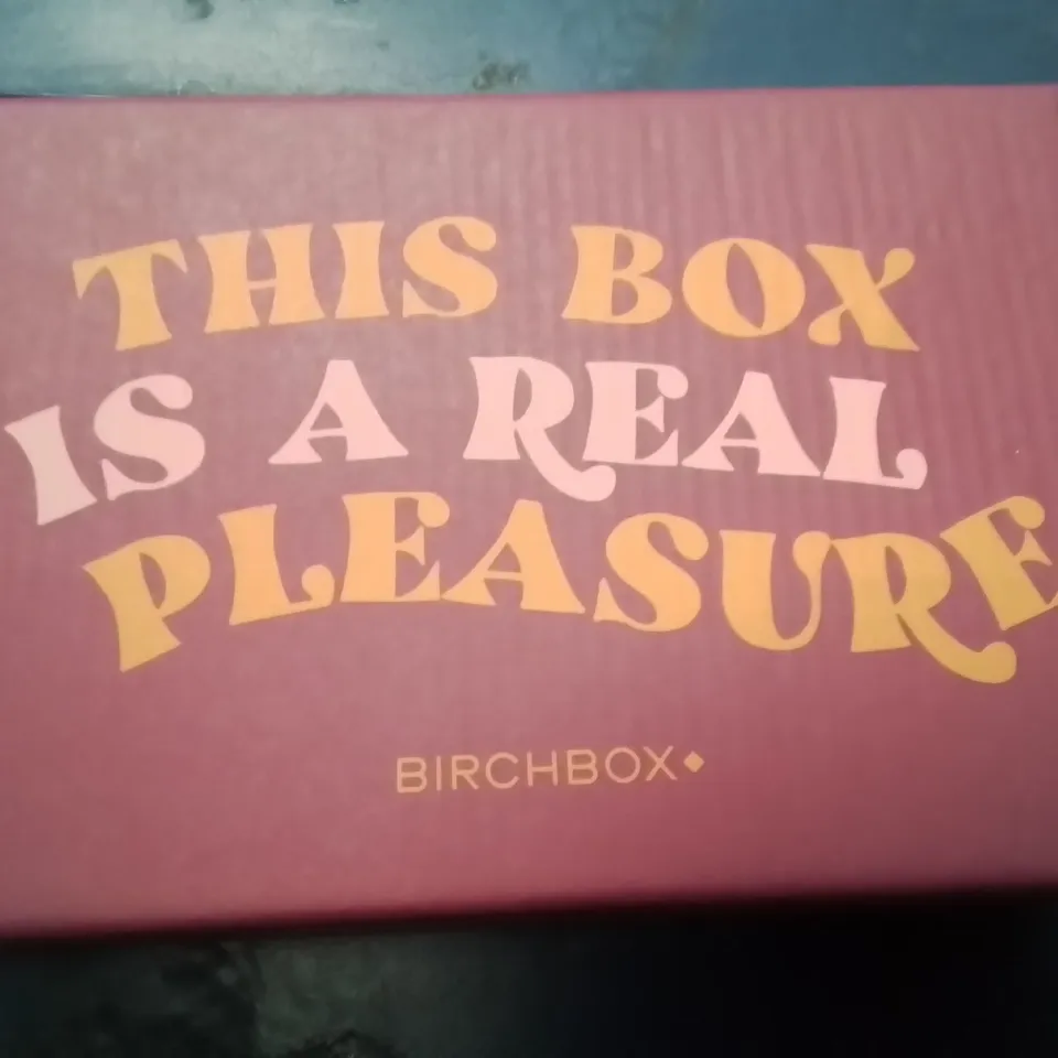 PALLET CONTAINING APPROXIMATELY 900 BIRCHBOX EMPTY PACKAGING BOXES