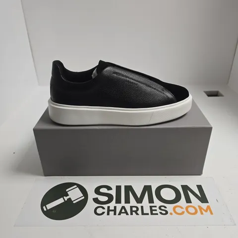 BOXED PAIR OF LEGEND VELORA TRAINERS IN BLACK - SIZE 43
