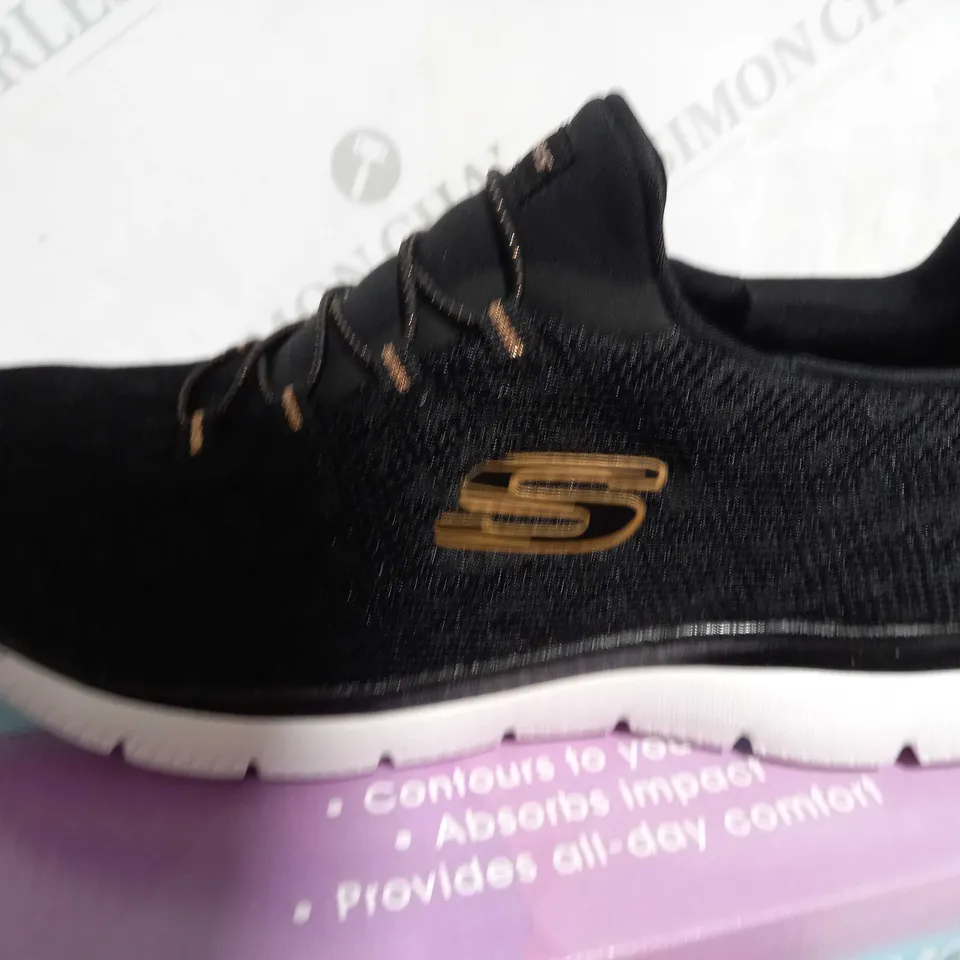 BOXED PAIR OF SKECHERS MEMORY FOAM TRAINERS IN BLACK UK SIZE 5.5