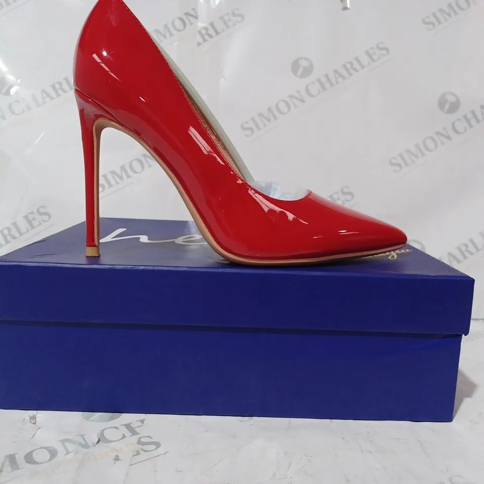 BOXED PAIR OF DELONIA REGIA POINTED TOE HIGH HEELS IN RED SIZE 7