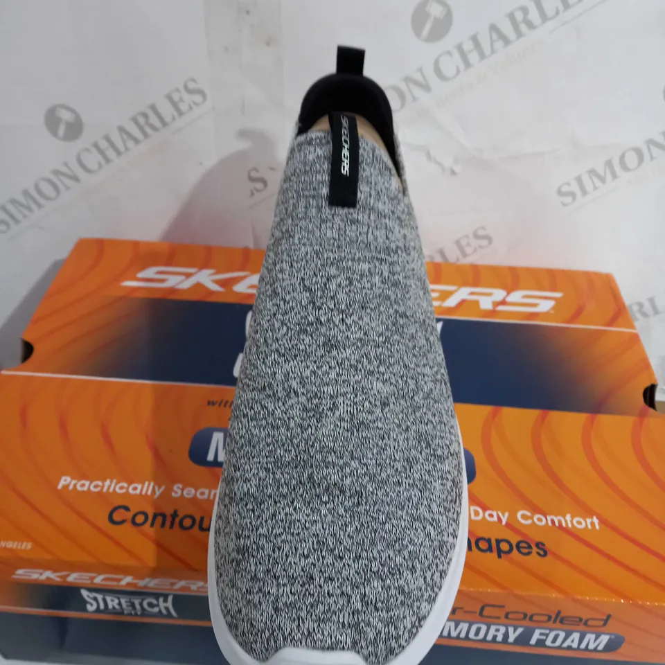 BOXED SKECHERS ULTRA FLEX TRAINERS, WHITE/BLACK - SIZE 11