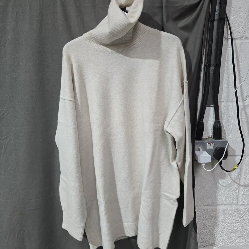 Weekday Cream Turtleneck Knit Jumper – UK Size M (Original: M)