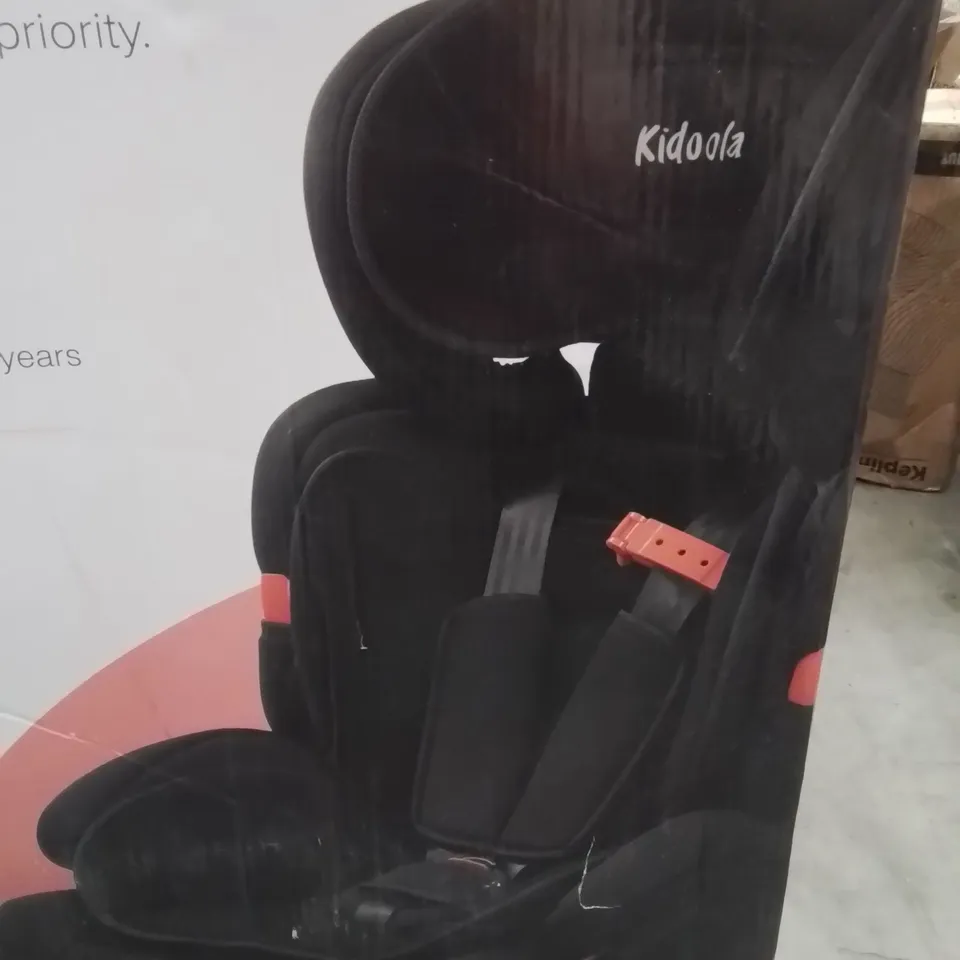 BOXED KIDOOLA CHILDREN'S CAR SEAT