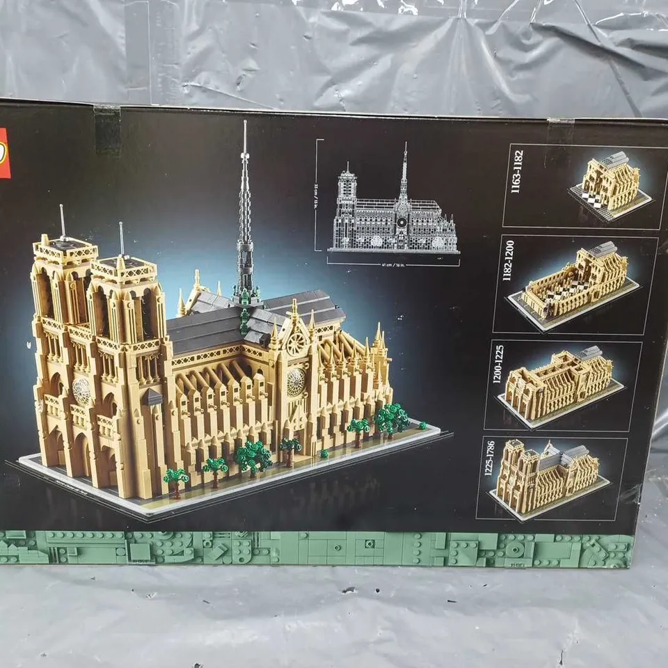 LEGO ARCHITECTURE NOTRE-DAME DE PARIS SET 21061