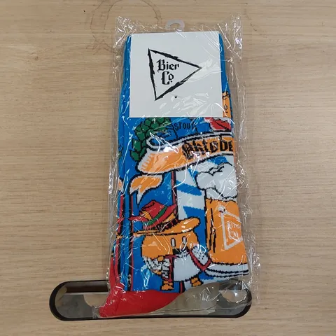 BOX OF APPROXIMATELY 320 BRAND NEW BIER CO OKTOBERFEST SOCKS (1 BOX)