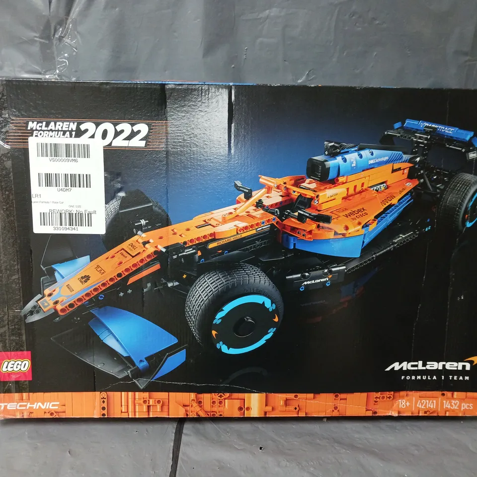 BOXED LEGO TECHNIC MCLAREN FORMULA 1 RACE CAR 2022 (42141) RRP £169.99