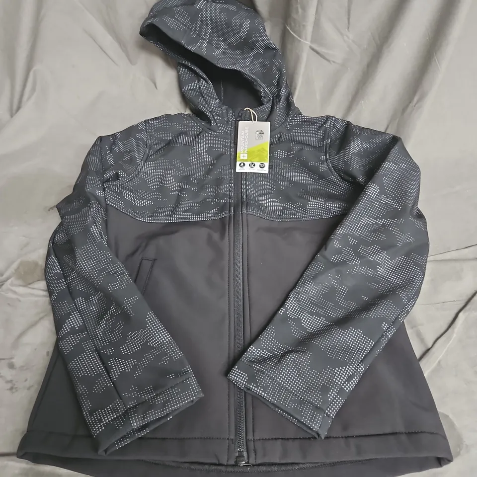 MOUNTAIN WAREHOUSE EXODUS KIDS CAMO YOKE WATER RESISTANT SOFTSHELL JACKET IN BLACK SIZE 11-12YRS