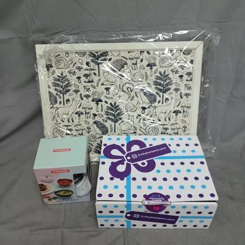 BOX OF APPROXIMATELY 10 ASSORTED HOUSEHOLD ITEMS TO INCLUDE - WOODLAND LAP TRAY - TYPHOON FAJITA BOWLS - FUNKYHAMPERS TREAT BOX - ETC