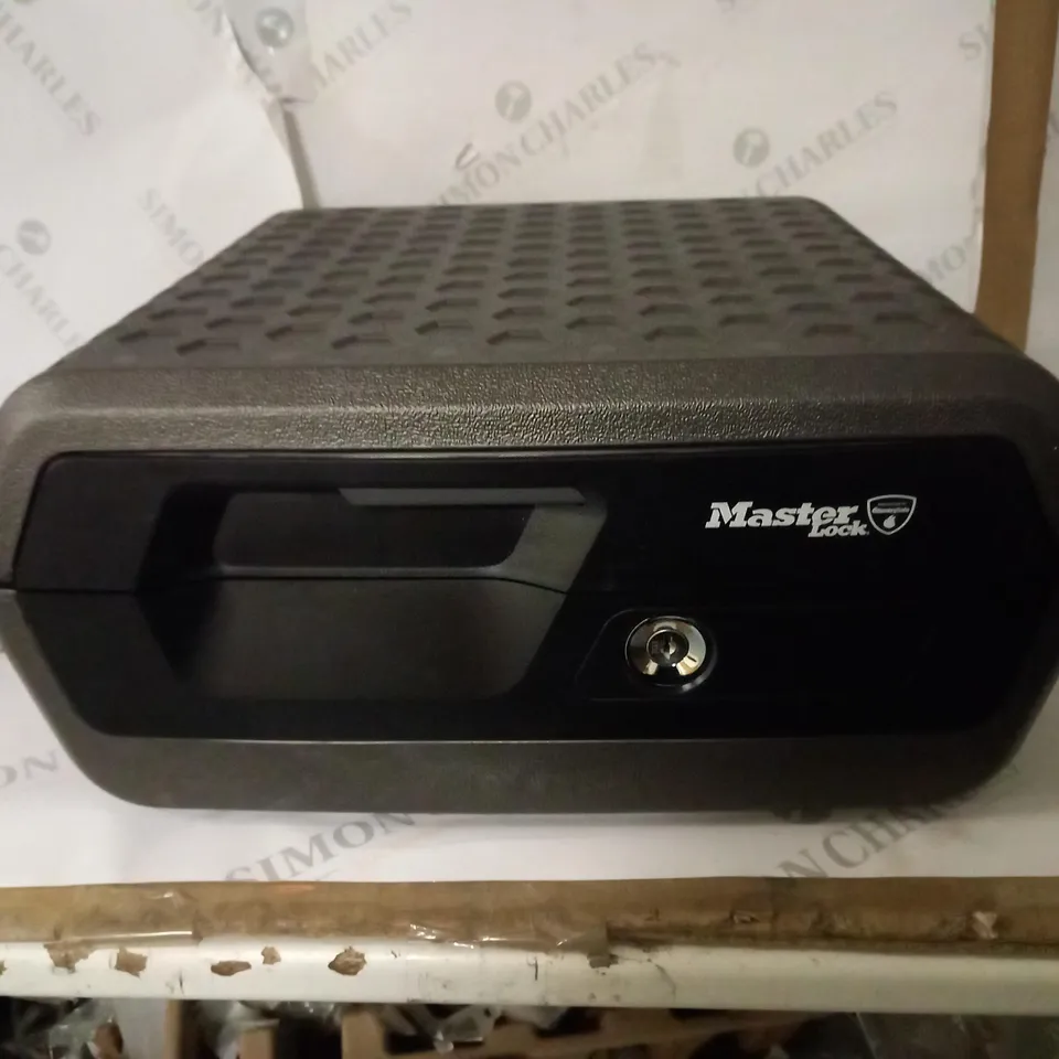 MASTERLOCK LARGE SECURITY CHEST