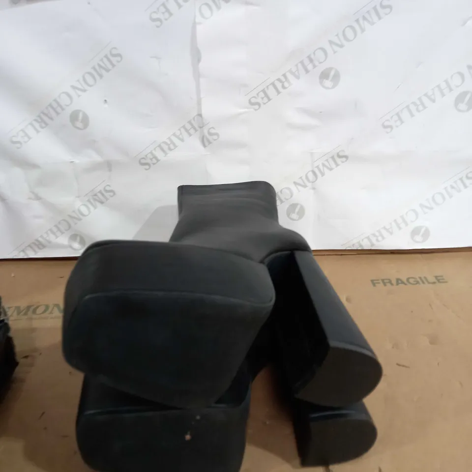 BLACK MATTE SQUARE PLATFORM HIGH BLOCK HEELED ANKLE BOOTS SIZE 5