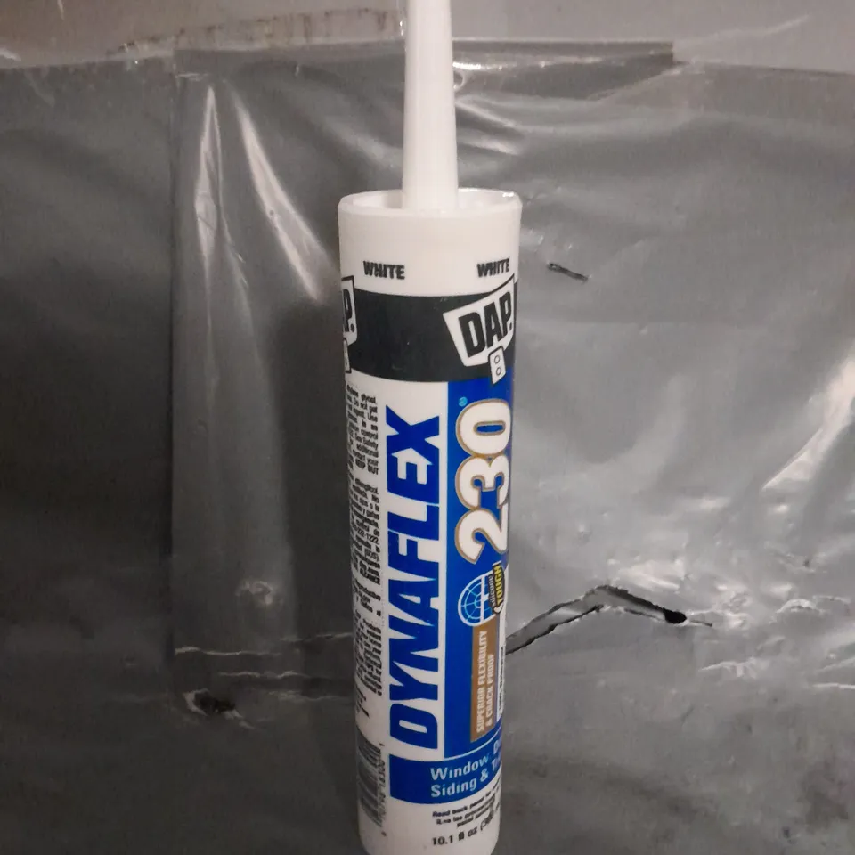 APPROXIMATELY 10 DYNAFLEX 230 WINDOW DOOR SIDING & TRIM IN WHITE