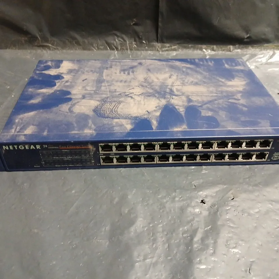 NETGEAR FS524 24 PORT FAST ETHERNET SWITCH