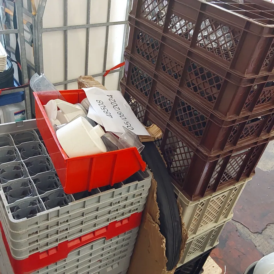PALLET OF ASSORTED UNPROCESSED CONSUMER/COMMERCIAL GOODS INCLUDING MOSTLY ASSORTED DRINKS GLASSES