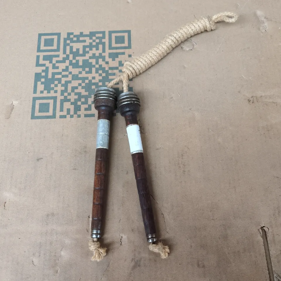 9X WOODEN HANDLED SKIPPING ROPES 