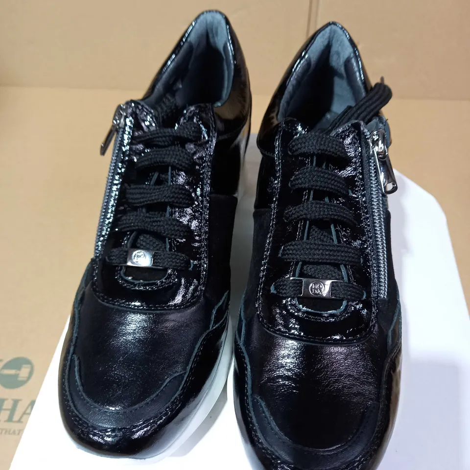 BOXED MIP BLOSSOME TRAINERS BLACK LEATHER SIZE 6