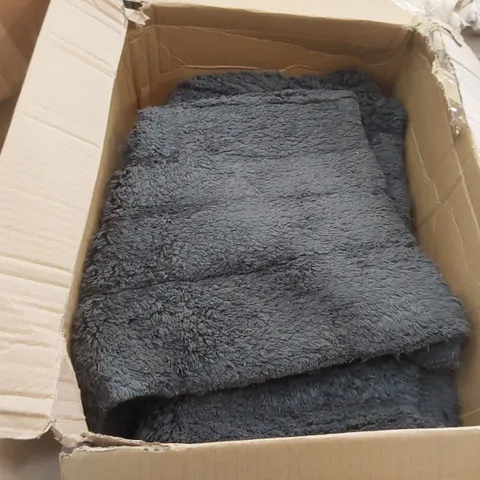 BOXED SHIWANDA RIBBED TWO PIECE BATH MAT SET