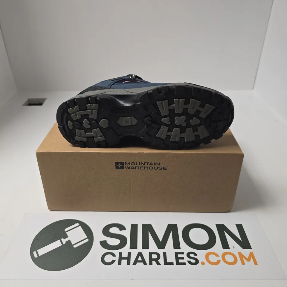 BOXED PAIR OF MOUNTAIN WAREHOUSE PATH WOMENS OUTDOOR WATERPROOF WALKING SHOES IN NAVY - UK 6