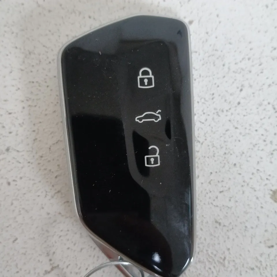 Car key fob with remote and key – black glossy finish