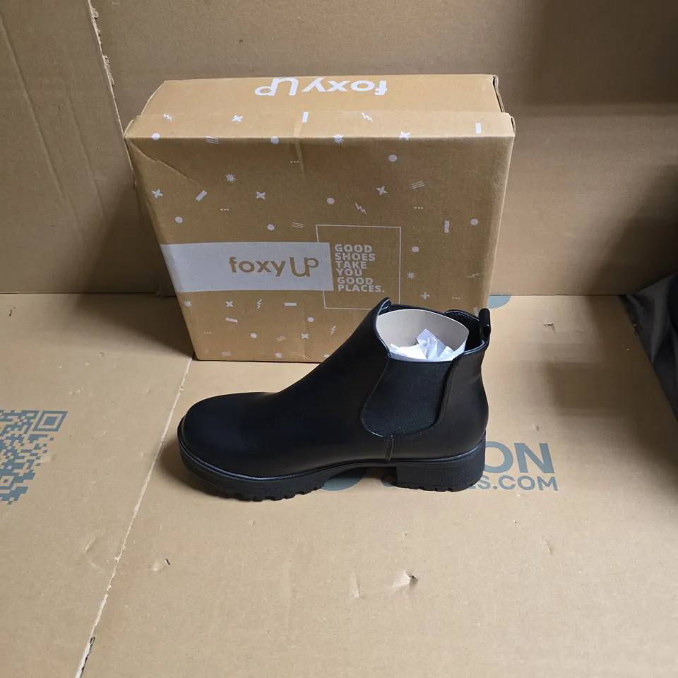 FOXYUP BLACK CHELSEA BOOT – WOMEN'S ANKLE BOOT - EUR SIZE 38 