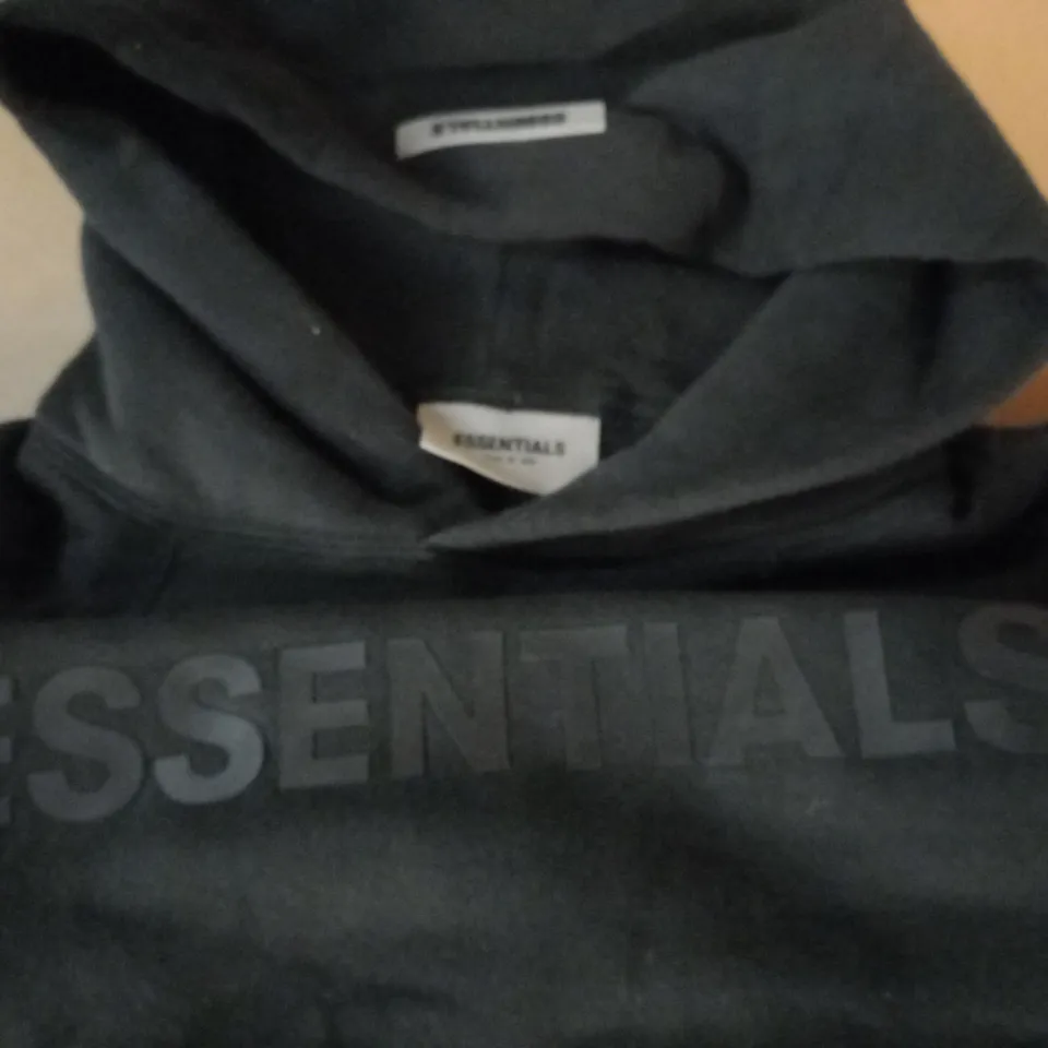 ESSENTIAL FEAR OF GOD BLACK HOODIE - S