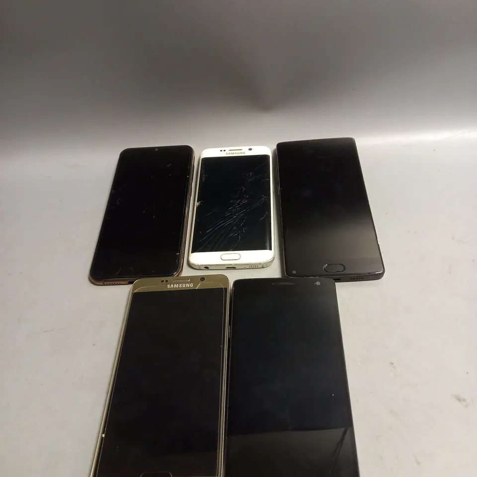 LOT OF 5 DAMAGED MOBILE PHONES 