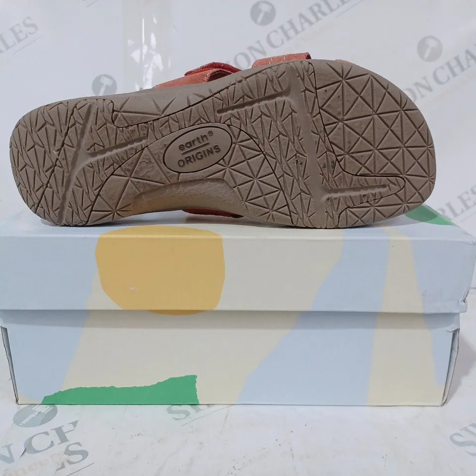 BOXED PAIR OF EARTH ORIGINS SHANTEL MULE SANDALS IN TERRACOTTA SIZE 3