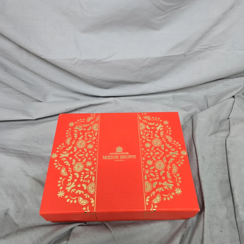 MOLTON BROWN FLORAL & SPICY BODY CARE COLLECTION GIFT SET – 3 X BATH & SHOWER GEL
