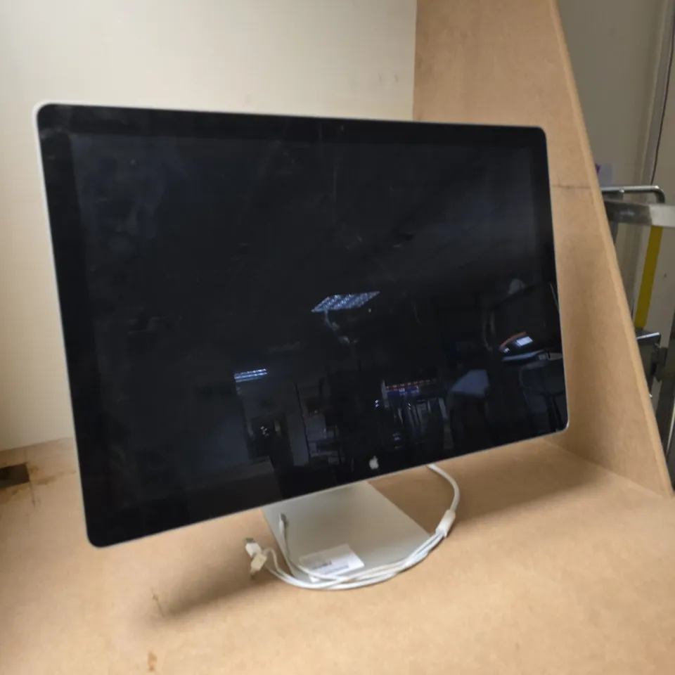 APPLE IMAC ALL IN ONE DESKTOP PC - DAMAGED SCREEN 