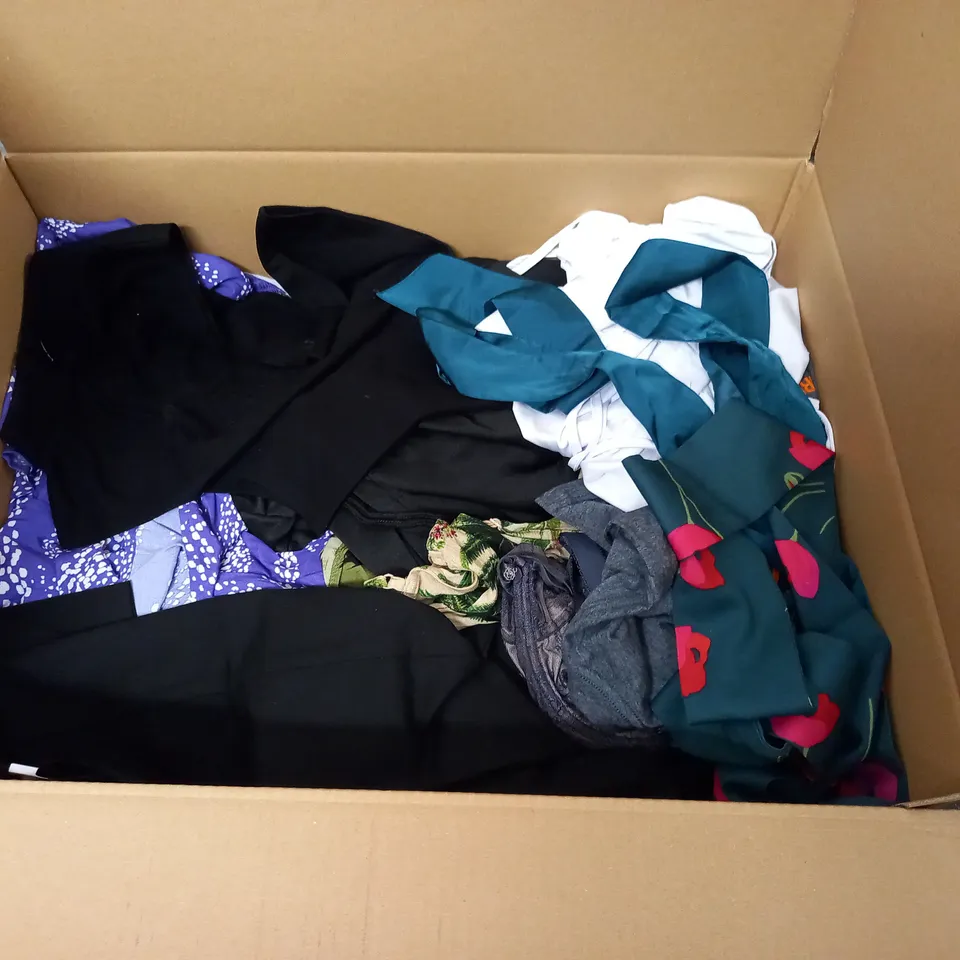 LARGE QUANTITY OF ASSORTED CLOTHING ITEMS TO INCLUDE WAREHOUSE, ZARA AND CAMEO ROSE