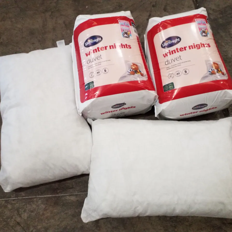 PALLET OF 2 BOXES CONTAINING ASSORTED PILLOWS & CUSHIONS