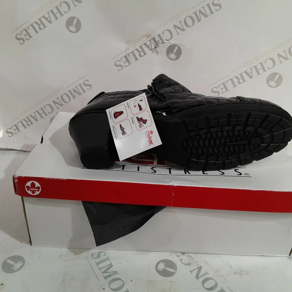 RIEKER LACE UP ANKLE BOOT 6.5