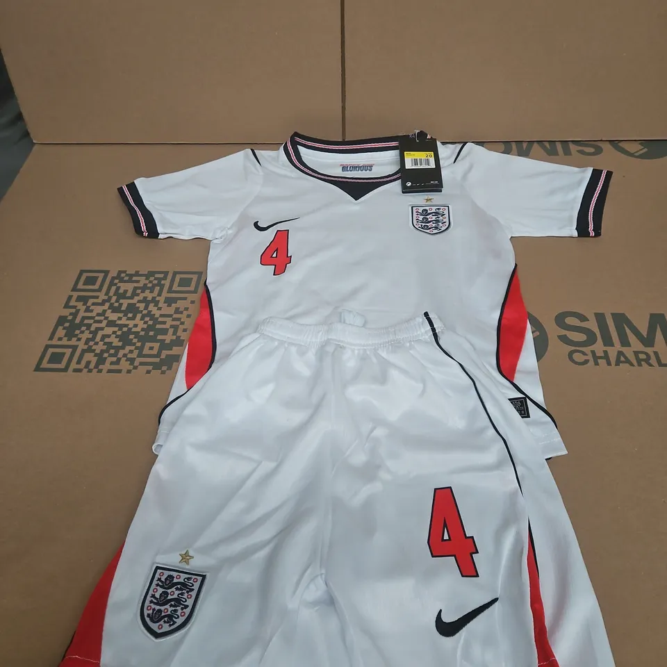 ENGLAND TOP WITH SHORTS SIZE 20 