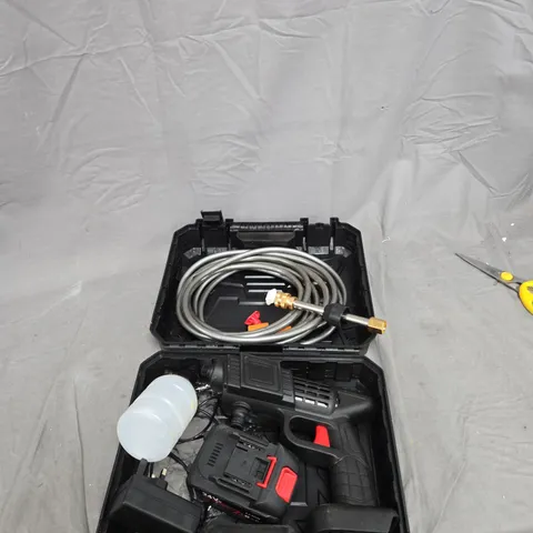CORDLESS WATER SPRAYER KIT IN HARD CASE WITH BATTERY & CHARGER 