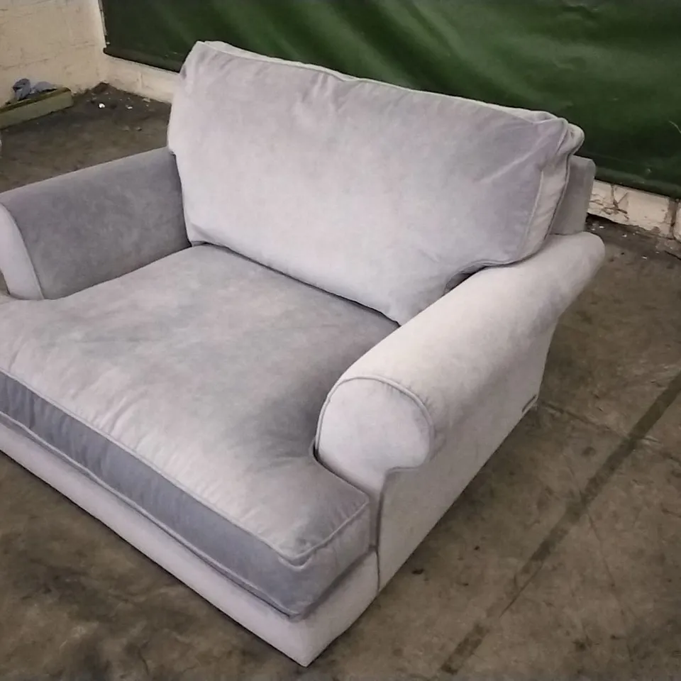 QUALITY DESIGNER LOUNGE CO LARGE ARMCHAIR IN SILVER PLUSH FABRIC 