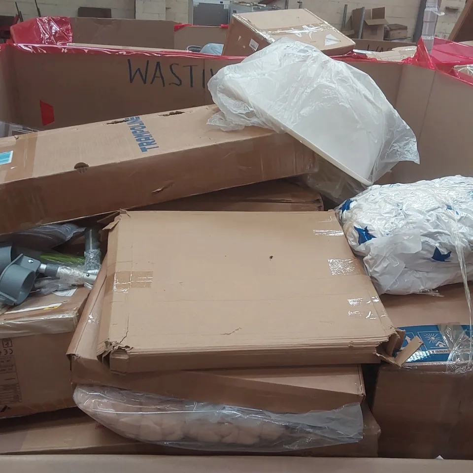 PALLET CONTAINING A LARGE QUANTITY OF ASSORTED ITEMS INCLUDING: SHOWER MIXER KIT, GAMING MOUSE MAT, AQUARIUM LED LIGHT, BLINDS, TOY SWORD ECT