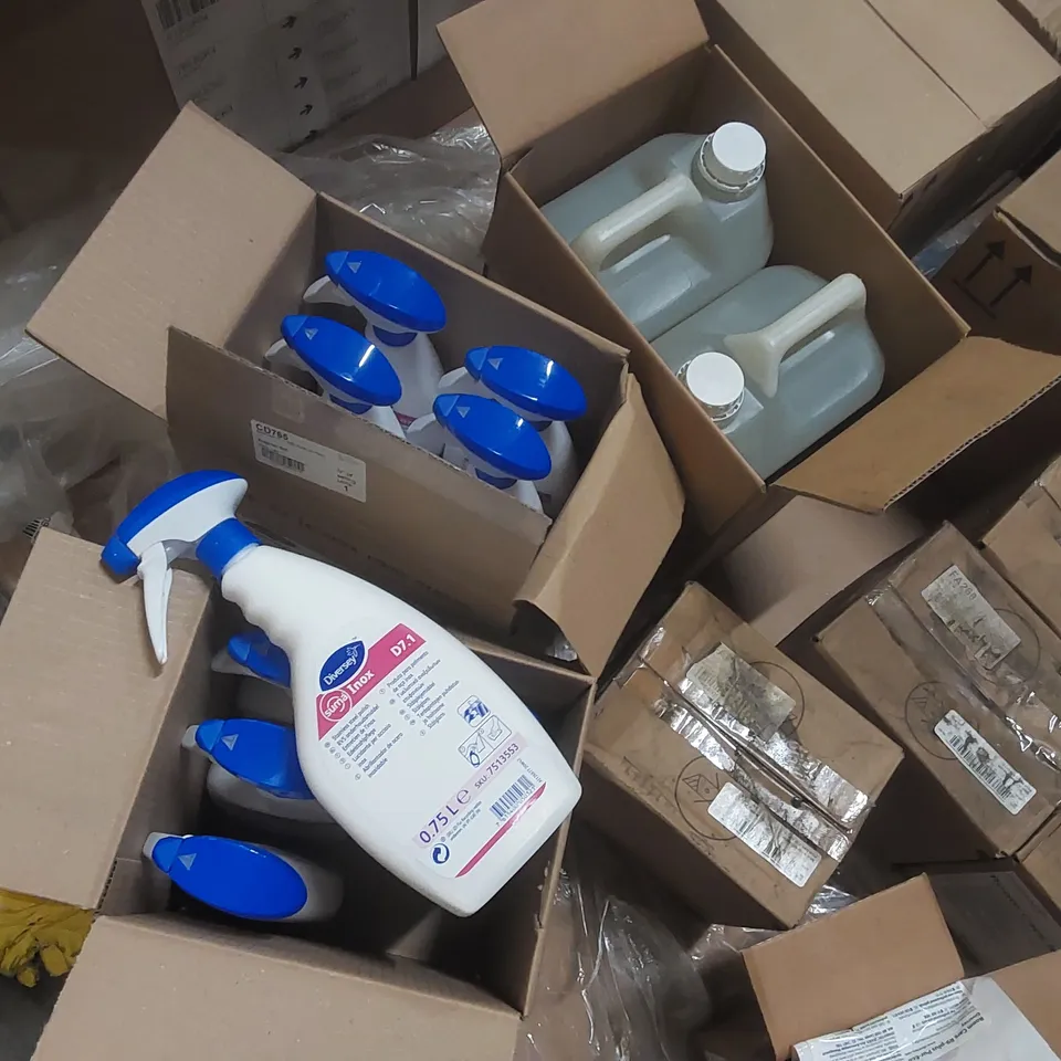 PALLET CONTAINING A VERY LARGE QUANTITY OF ASSORTED CATERING/CLEANING PRODUCTS INCLUDING: DIVERSEY DISINFECTANT, STAINLESS STEEL POLISH, ACIDIC HARD SURFACE CLEANER, FLAME RETARDANT SPRAY ECT