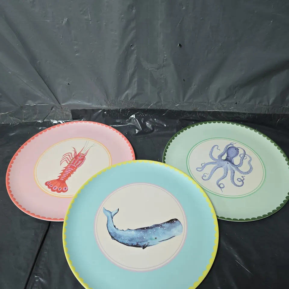 SET OF 3 MELAMINE DINNER PLATES