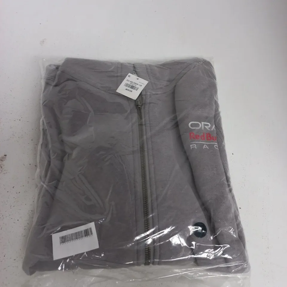 BAGGED HOLLISTER BOXY ORACLE RED BULL RACING GRAPHIC ZIP-UP HOODIE IN GREY - MEDIUM
