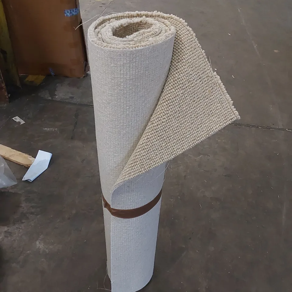 ROLL OF QUALITY PADSTOW ANGORA STRATA CARPET // SIZE: 1.02m X UNSPECIFIED 