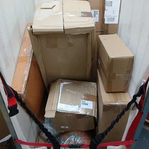 CAGE OF APPROXIMATELY 10 ASSORTED ITEMS TO INCLUDE - GARDEN LIGHTS, SLOW COOKER, AND FLOWER VASE ETC. - COLLECTION ONLY  