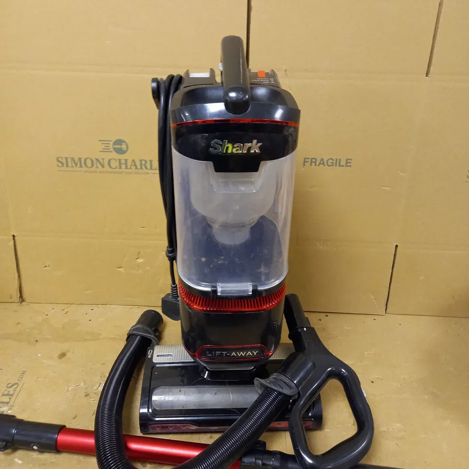 SHARK UPRIGHT VACUUM CLEANER NV602UKT
